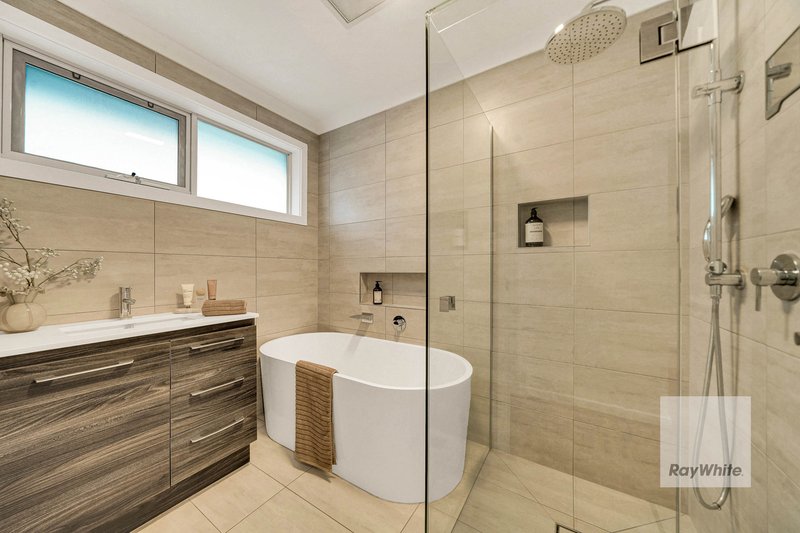 Photo - 21 Bamford Avenue, Westmeadows VIC 3049 - Image 23