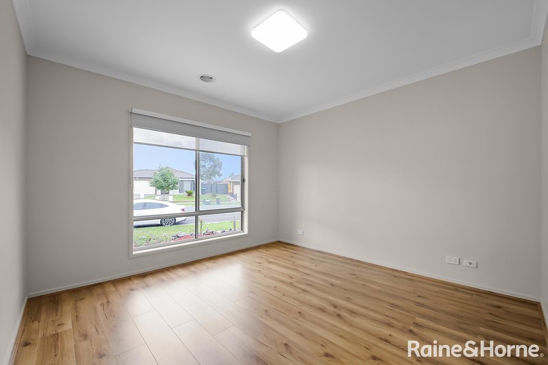 Photo - 21 Baratta Road, Tarneit VIC 3029 - Image 15