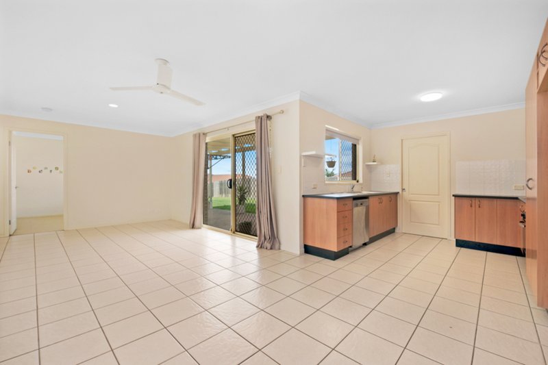 Photo - 21 Barculdie Crescent, Deception Bay QLD 4508 - Image 3