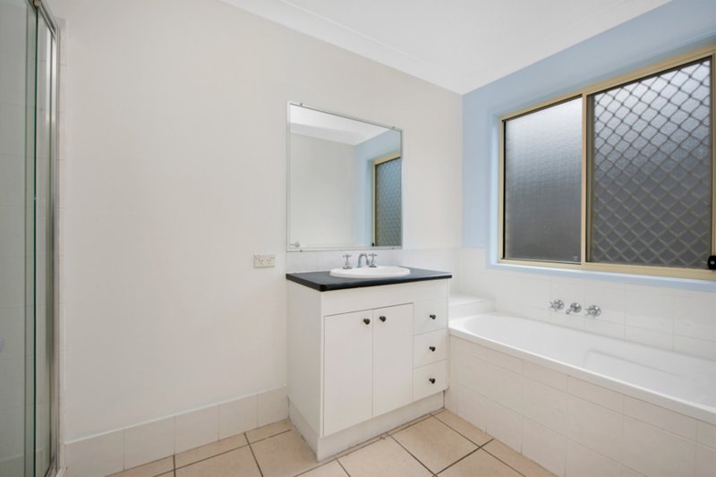 Photo - 21 Barculdie Crescent, Deception Bay QLD 4508 - Image 5