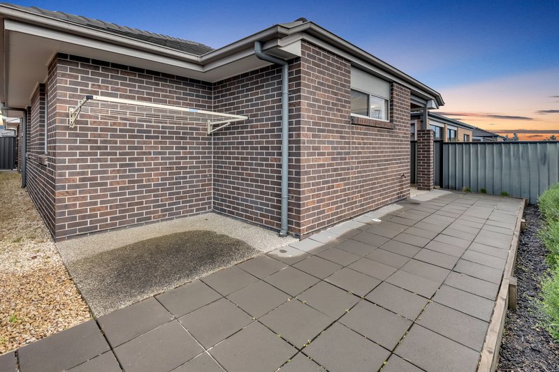 Photo - 21 Barnell Street, Craigieburn VIC 3064 - Image 17