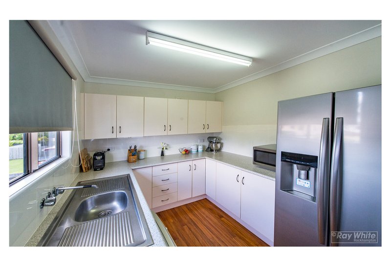 Photo - 21 Barrett Street, Norman Gardens QLD 4701 - Image 10