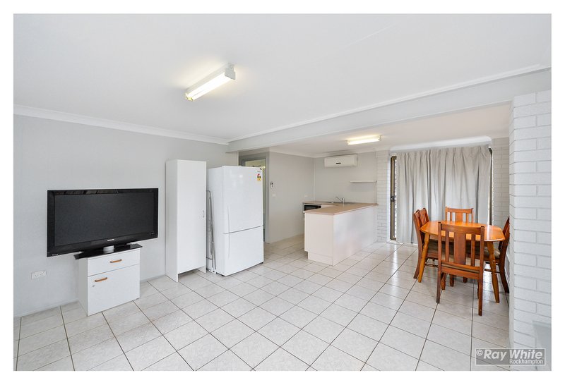 Photo - 21 Barrett Street, Norman Gardens QLD 4701 - Image 18