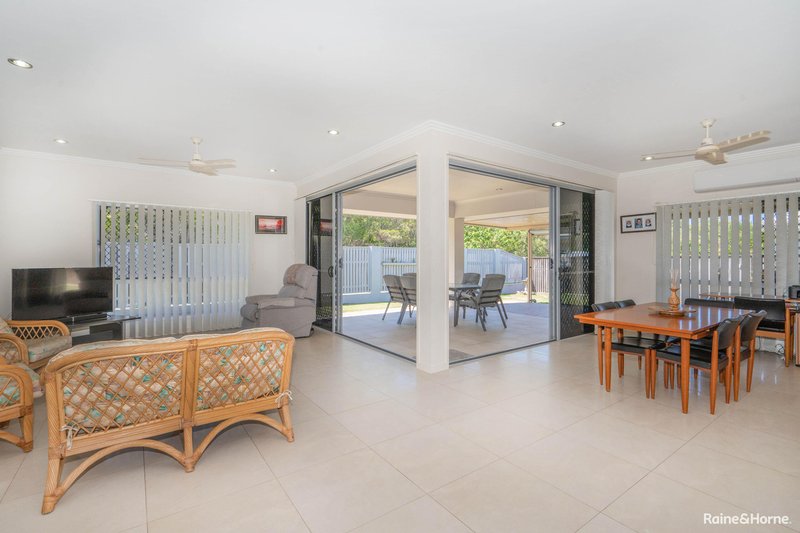 Photo - 21 Bay Breeze Close, Wondunna QLD 4655 - Image 6