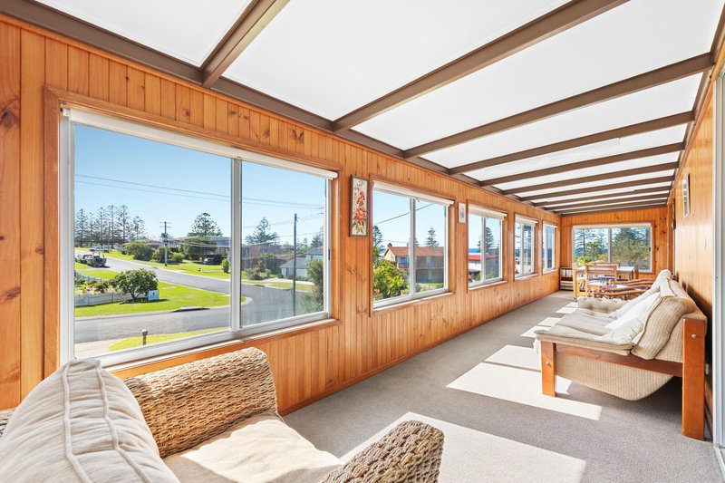 Photo - 21 Beach Street, Tuross Head NSW 2537 - Image 2