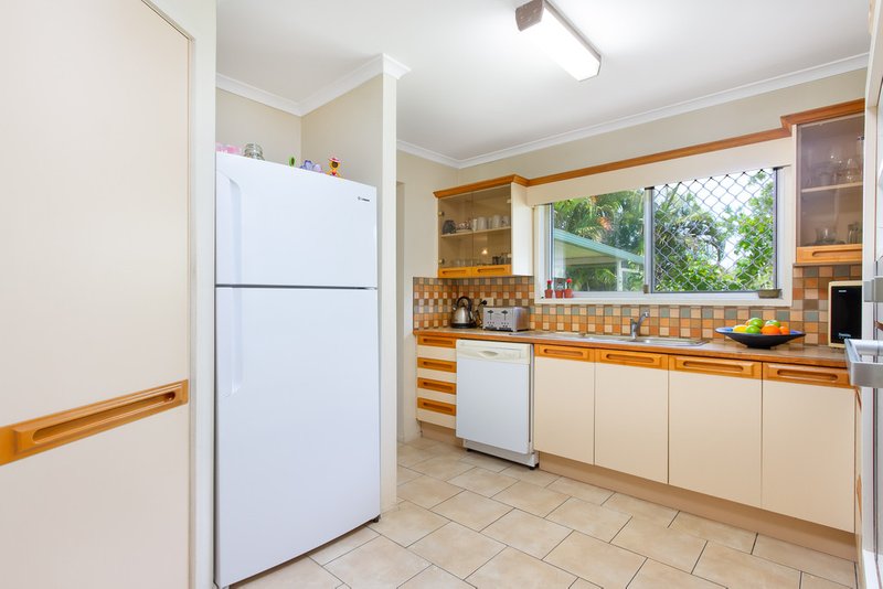 Photo - 21 Belinda Crescent, Springwood QLD 4127 - Image 4