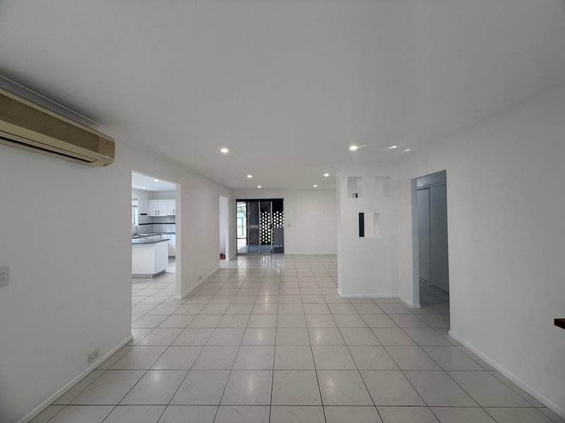 Photo - 21 Belrose Avenue, Petrie QLD 4502 - Image 7
