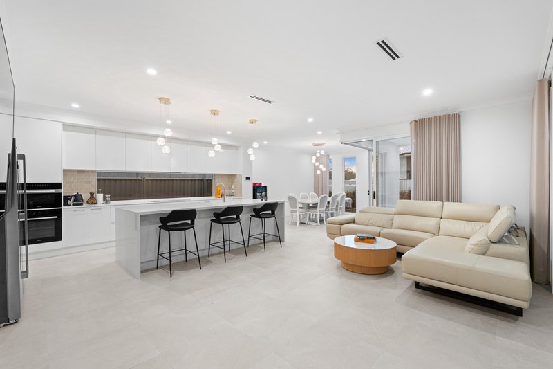 Photo - 21 Benhiam Street, Calamvale QLD 4116 - Image 5