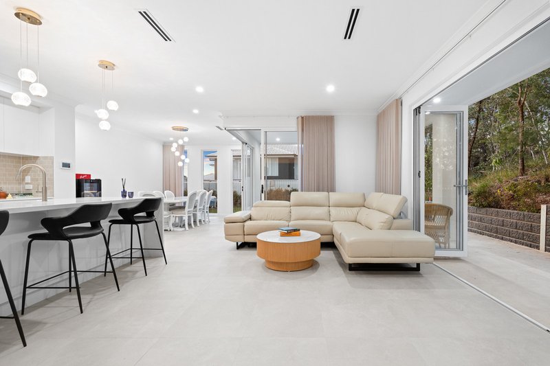 Photo - 21 Benhiam Street, Calamvale QLD 4116 - Image 6