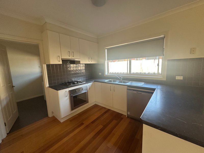 Photo - 2/1 Bevan Avenue, Clayton South VIC 3169 - Image 2