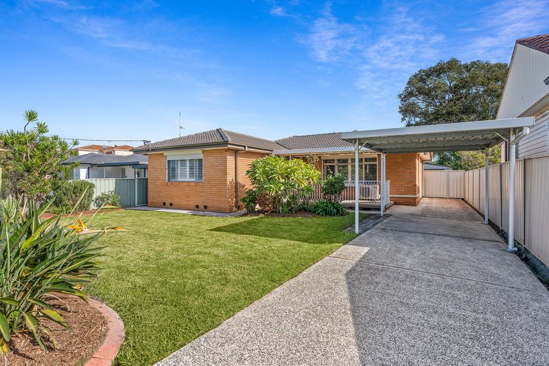 Photo - 21 Beverley Avenue, Warilla NSW 2528 - Image 1