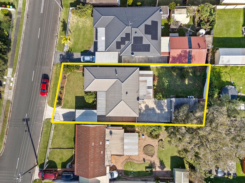 Photo - 21 Beverley Avenue, Warilla NSW 2528 - Image 9