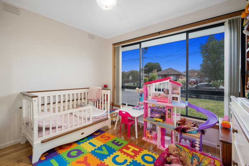 Photo - 21 Bickley Avenue, Thomastown VIC 3074 - Image 9