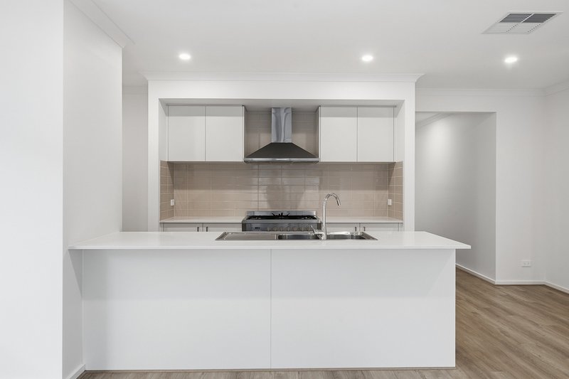 Photo - 21 Blainey Way, Officer VIC 3809 - Image 2
