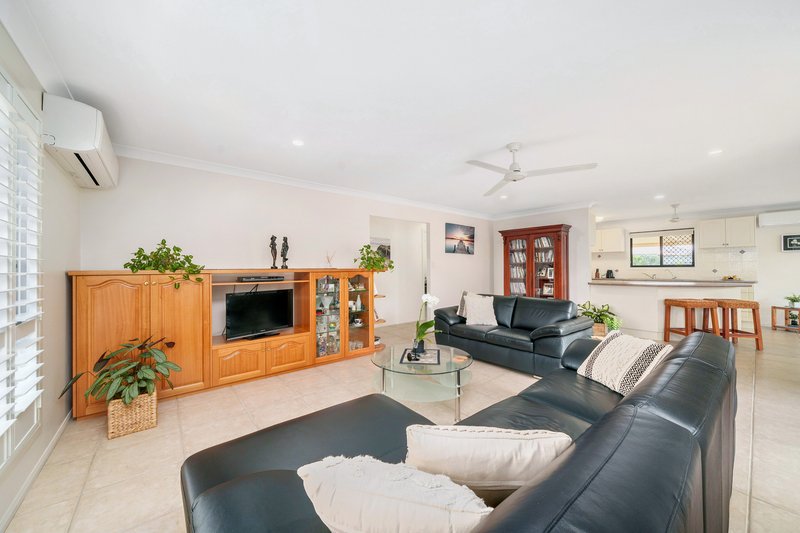 Photo - 21 Blatchford Drive, Murrumba Downs QLD 4503 - Image 5