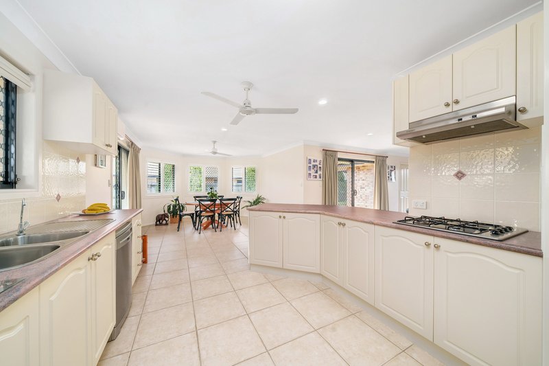 Photo - 21 Blatchford Drive, Murrumba Downs QLD 4503 - Image 10