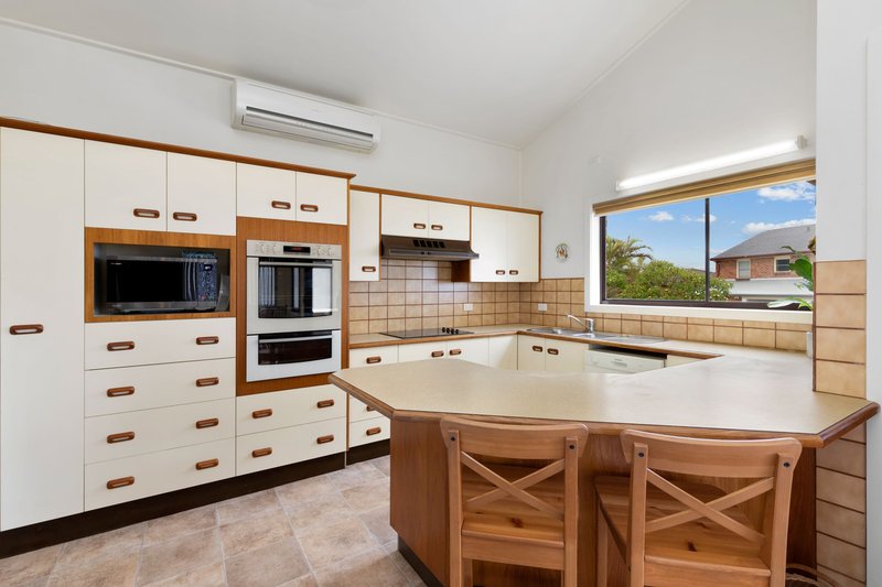 Photo - 21 Bligh Avenue, Caves Beach NSW 2281 - Image 11