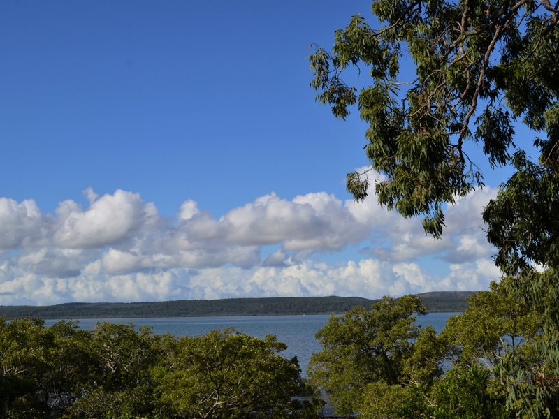 Photo - 21 Blue Bay Crescent, Macleay Island QLD 4184 - Image 1