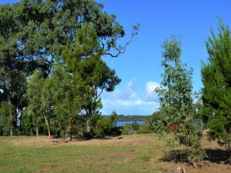 Photo - 21 Blue Bay Crescent, Macleay Island QLD 4184 - Image 7