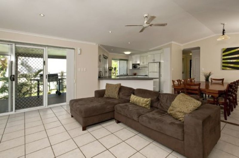 Photo - 21 Bluebush Ave , Buderim QLD 4556 - Image 5