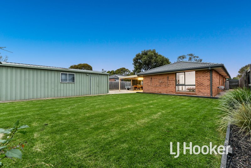 Photo - 21 Bluegrass Crescent, Pakenham VIC 3810 - Image 10