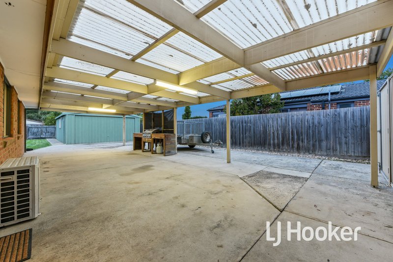 Photo - 21 Bluegrass Crescent, Pakenham VIC 3810 - Image 11