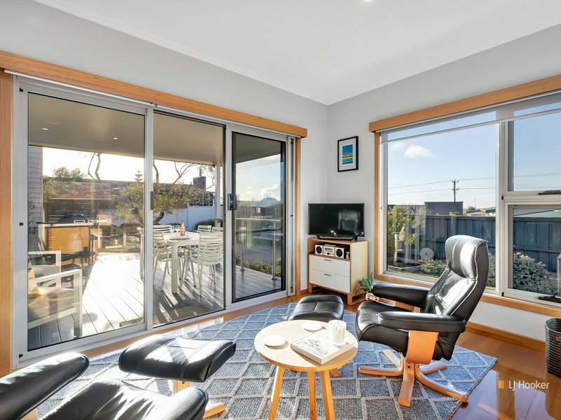 Photo - 21 Bluewater Crescent, Wynyard TAS 7325 - Image 8