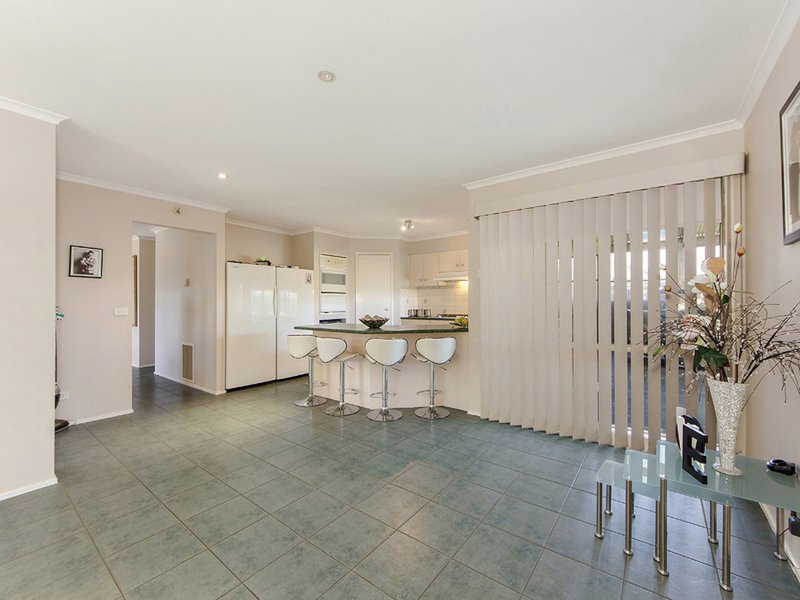 Photo - 21 Boberrit Wynd, Sydenham VIC 3037 - Image 5