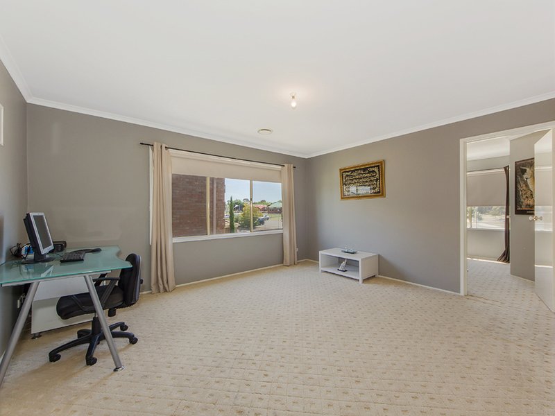 Photo - 21 Boberrit Wynd, Sydenham VIC 3037 - Image 9