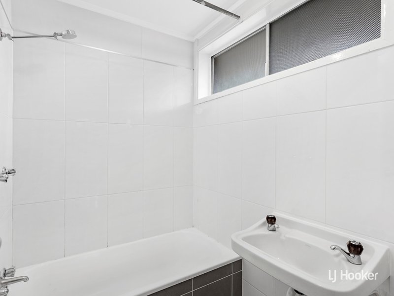 Photo - 21 Boniwell Street, Higgins ACT 2615 - Image 5