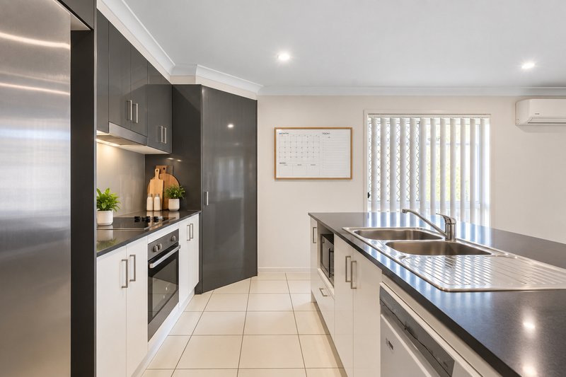 Photo - 21 Bottle Brush Circuit, Coomera QLD 4209 - Image 2