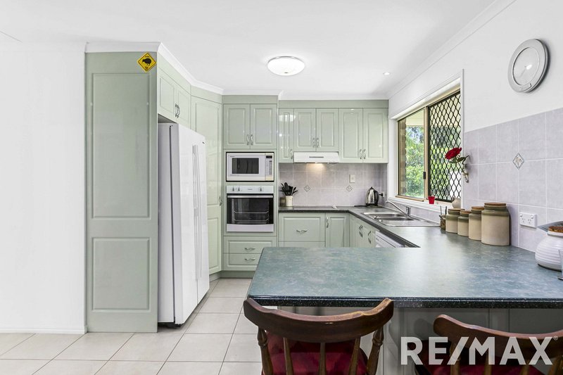 Photo - 21 Bowerbird Avenue, Eli Waters QLD 4655 - Image 6