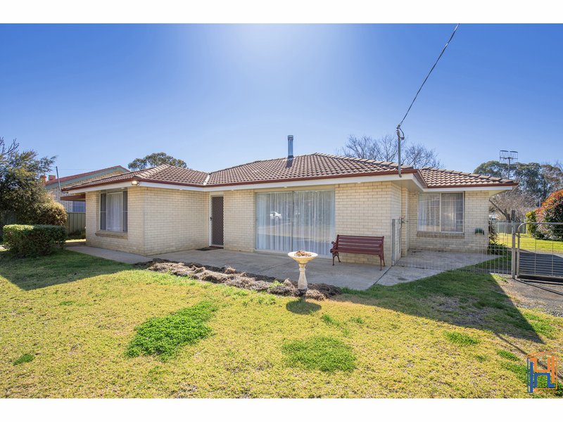 Photo - 21 Bowman Avenue, Armidale NSW 2350 - Image