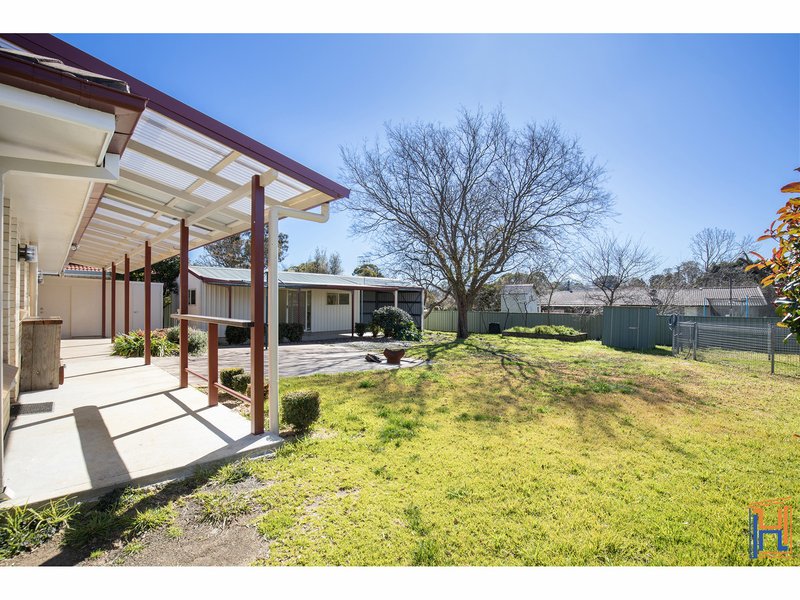 Photo - 21 Bowman Avenue, Armidale NSW 2350 - Image 3