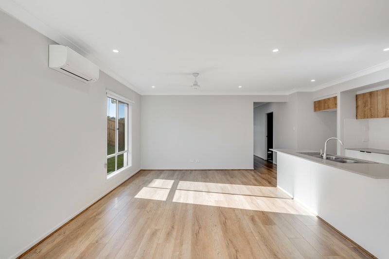 Photo - 21 Brewster Road, Glenvale QLD 4350 - Image 5