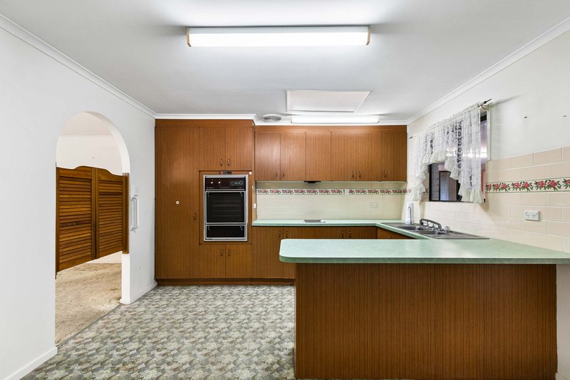 Photo - 21 Brighton Street, Point Vernon QLD 4655 - Image 6