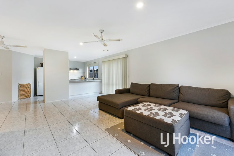 Photo - 21 Brunel Court, Hampton Park VIC 3976 - Image 3