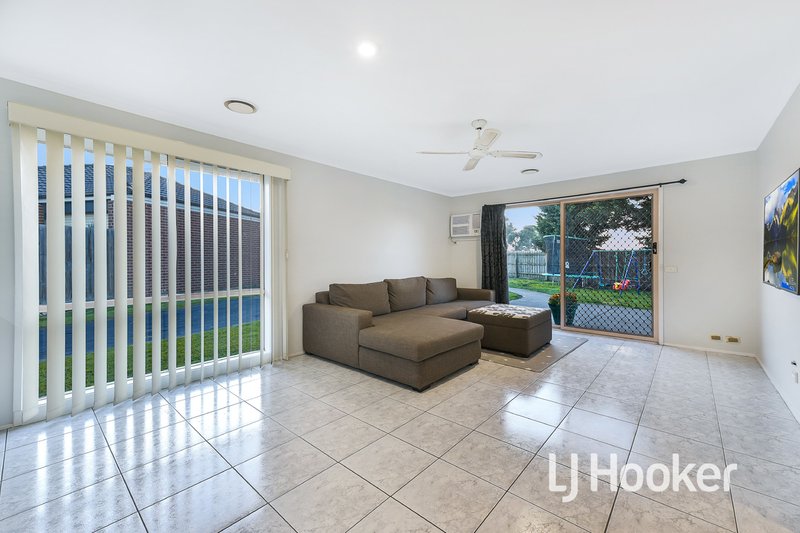 Photo - 21 Brunel Court, Hampton Park VIC 3976 - Image 10