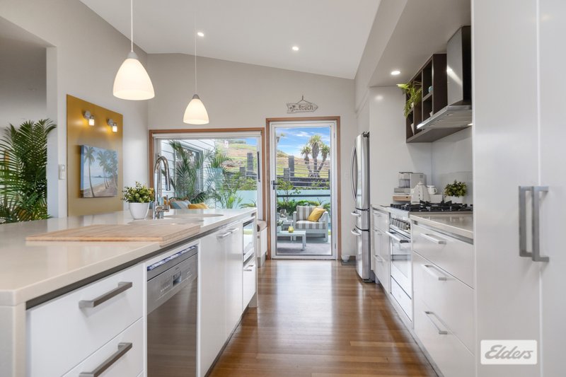 Photo - 21 Buccaneer Avenue, Lammermoor QLD 4703 - Image 6