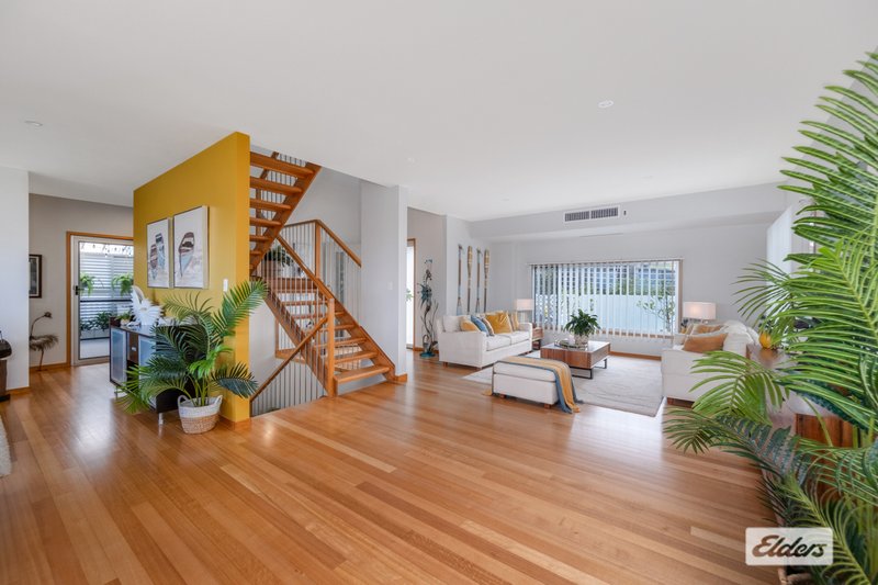 Photo - 21 Buccaneer Avenue, Lammermoor QLD 4703 - Image 15