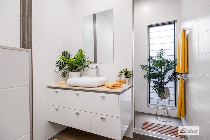 Photo - 21 Buccaneer Avenue, Lammermoor QLD 4703 - Image 17