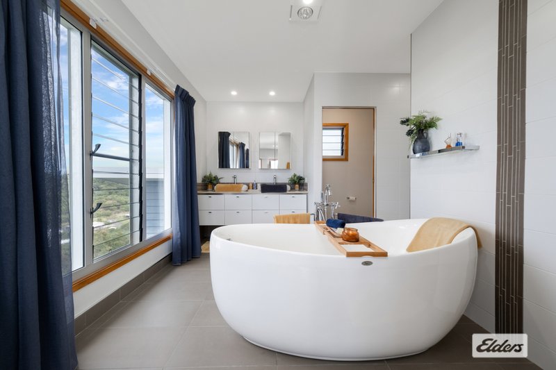 Photo - 21 Buccaneer Avenue, Lammermoor QLD 4703 - Image 27