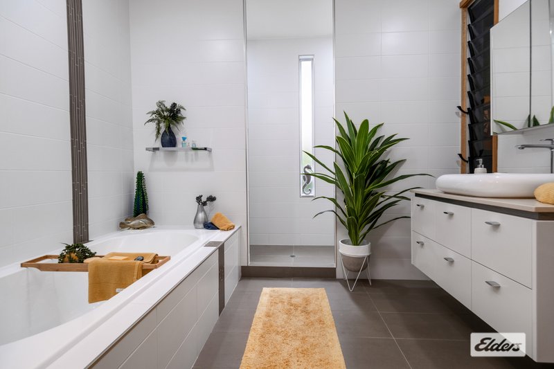 Photo - 21 Buccaneer Avenue, Lammermoor QLD 4703 - Image 34