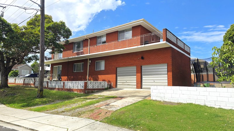 Photo - 2/1 Burchmore Road, Manly Vale NSW 2093 - Image 2