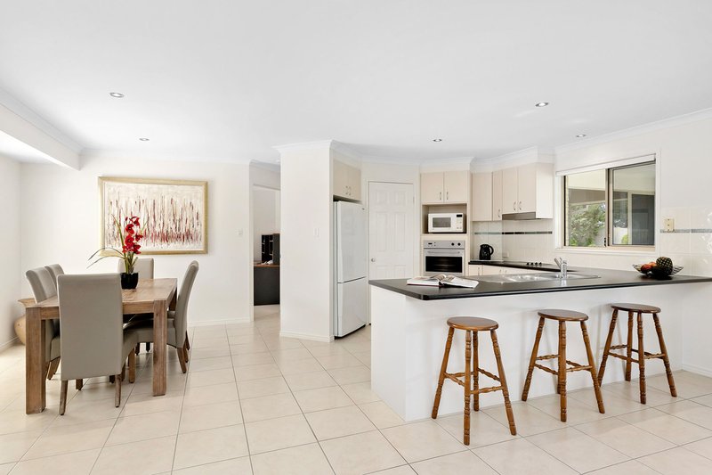 Photo - 21 Cabarita Crescent, Eatons Hill QLD 4037 - Image 3