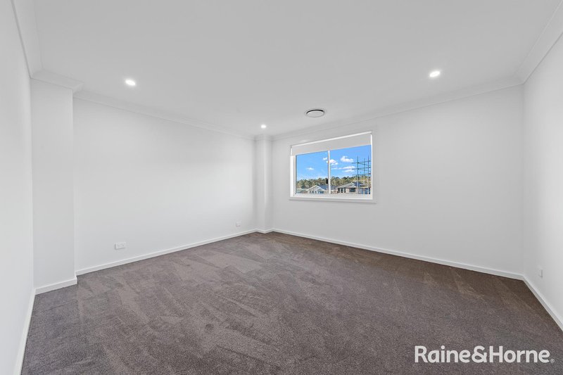 Photo - 21 Cabbage Gum Avenue, Denham Court NSW 2565 - Image 5