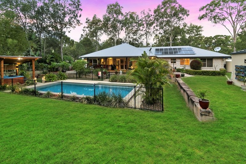 Photo - 21 Cabernet Crescent, Pine Mountain QLD 4306 - Image 2