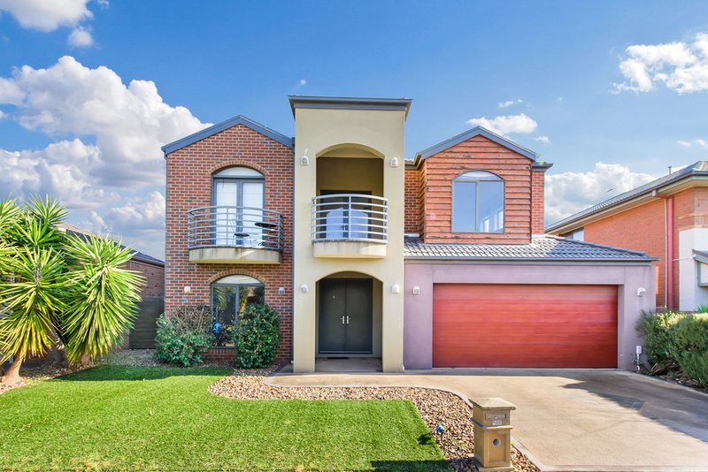 21 Cairn Curran Terrace, Caroline Springs VIC 3023