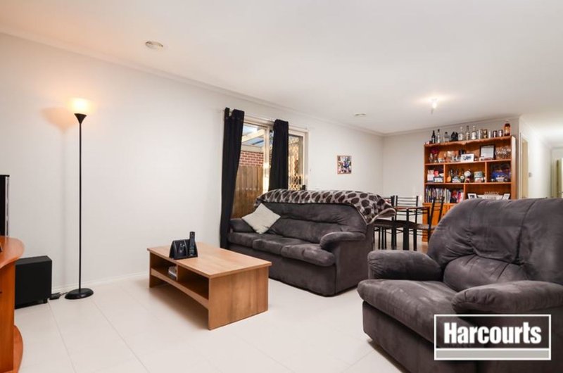 Photo - 21 Calais Circuit, Cranbourne West VIC 3977 - Image 4