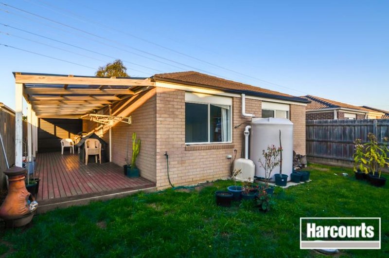 Photo - 21 Calais Circuit, Cranbourne West VIC 3977 - Image 11